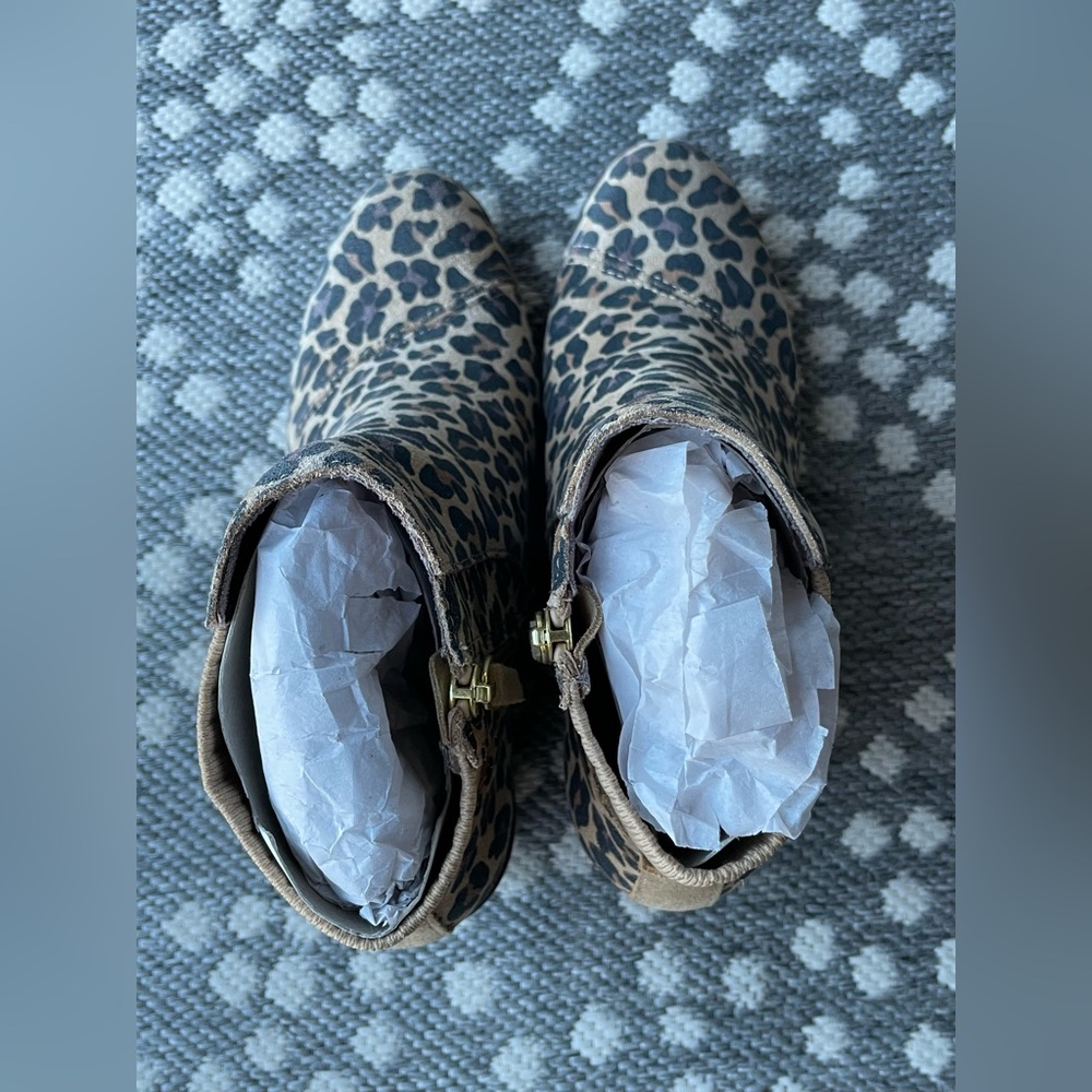 TOMS Sadie Leopard Print Wedge Ankle Boots Womens Sz 7.5 zip up shoes animal - Picture 9 of 14
